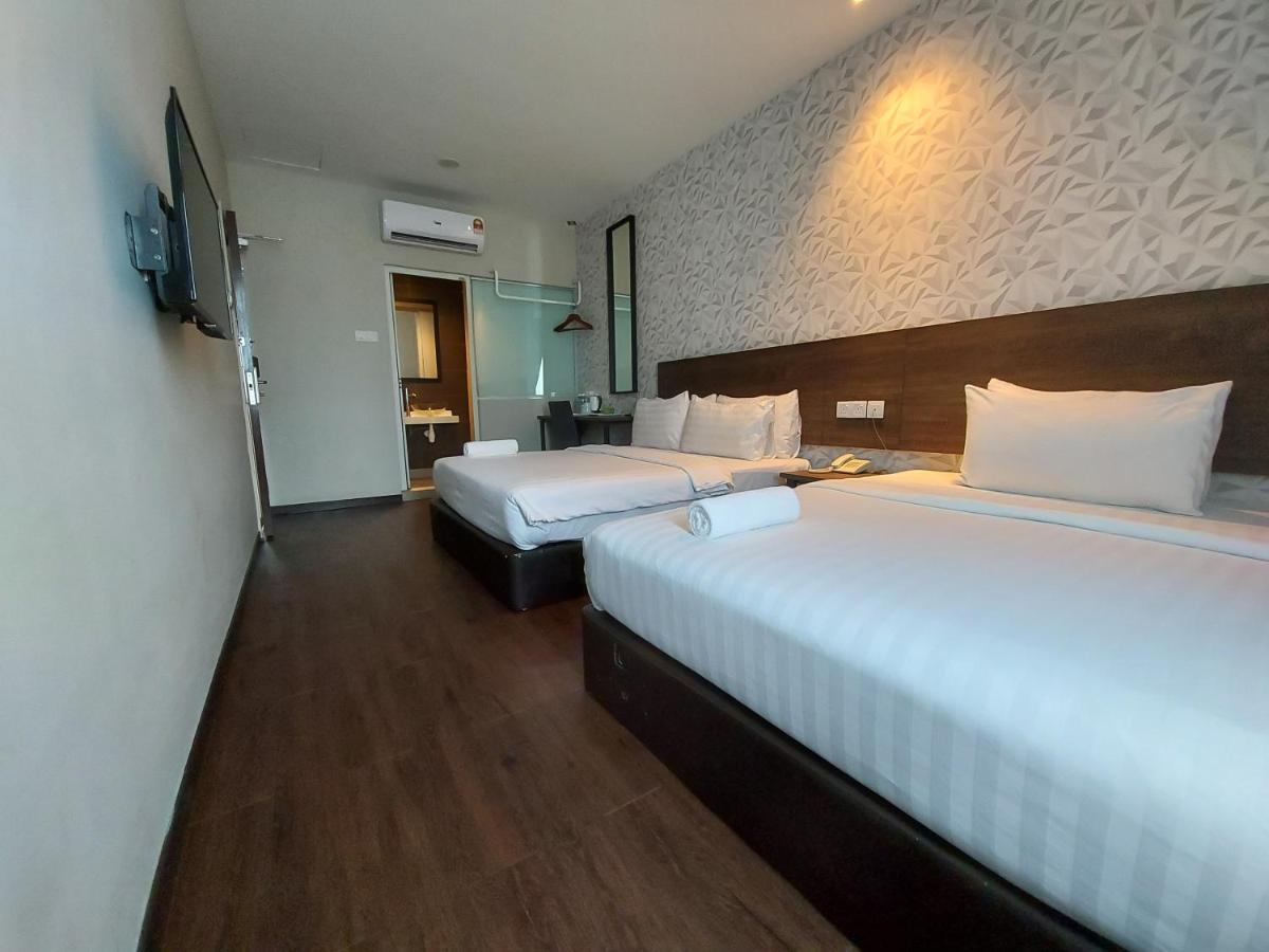 Miico Hotel @ Mount Austin ยะโฮร์บาห์รู ภายนอก รูปภาพ