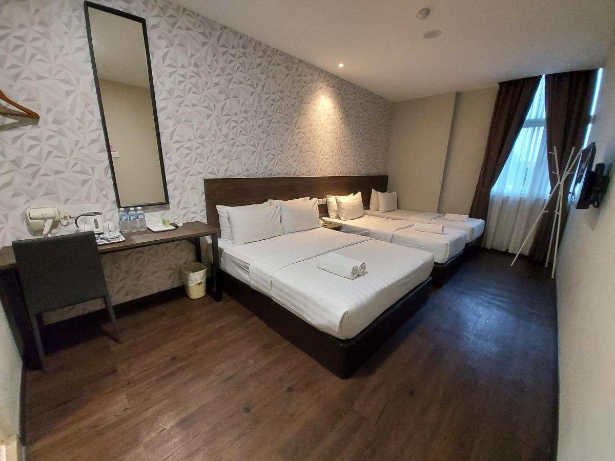 Miico Hotel @ Mount Austin ยะโฮร์บาห์รู ภายนอก รูปภาพ