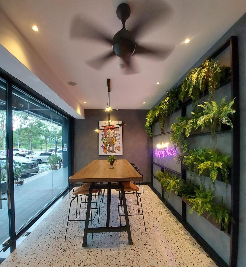 Miico Hotel @ Mount Austin ยะโฮร์บาห์รู ภายนอก รูปภาพ
