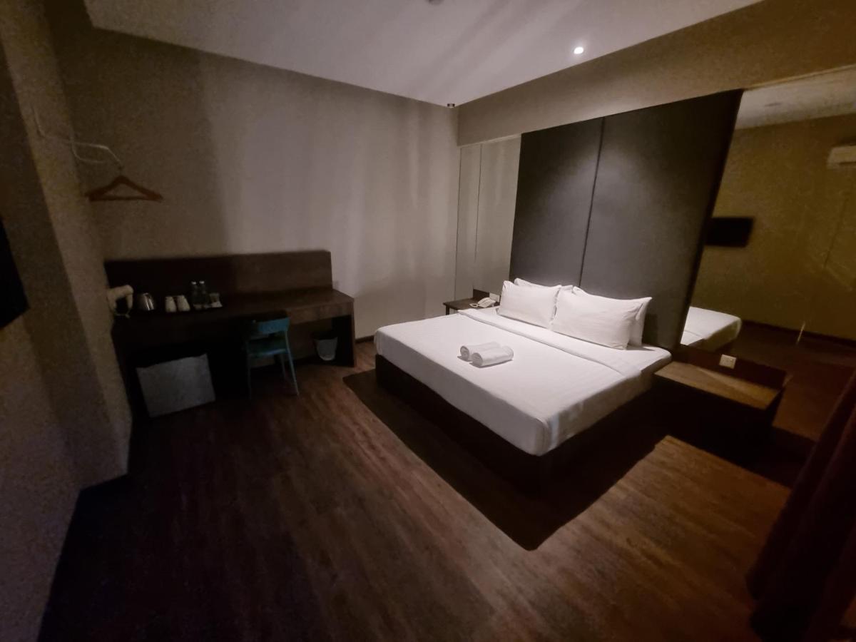Miico Hotel @ Mount Austin ยะโฮร์บาห์รู ภายนอก รูปภาพ