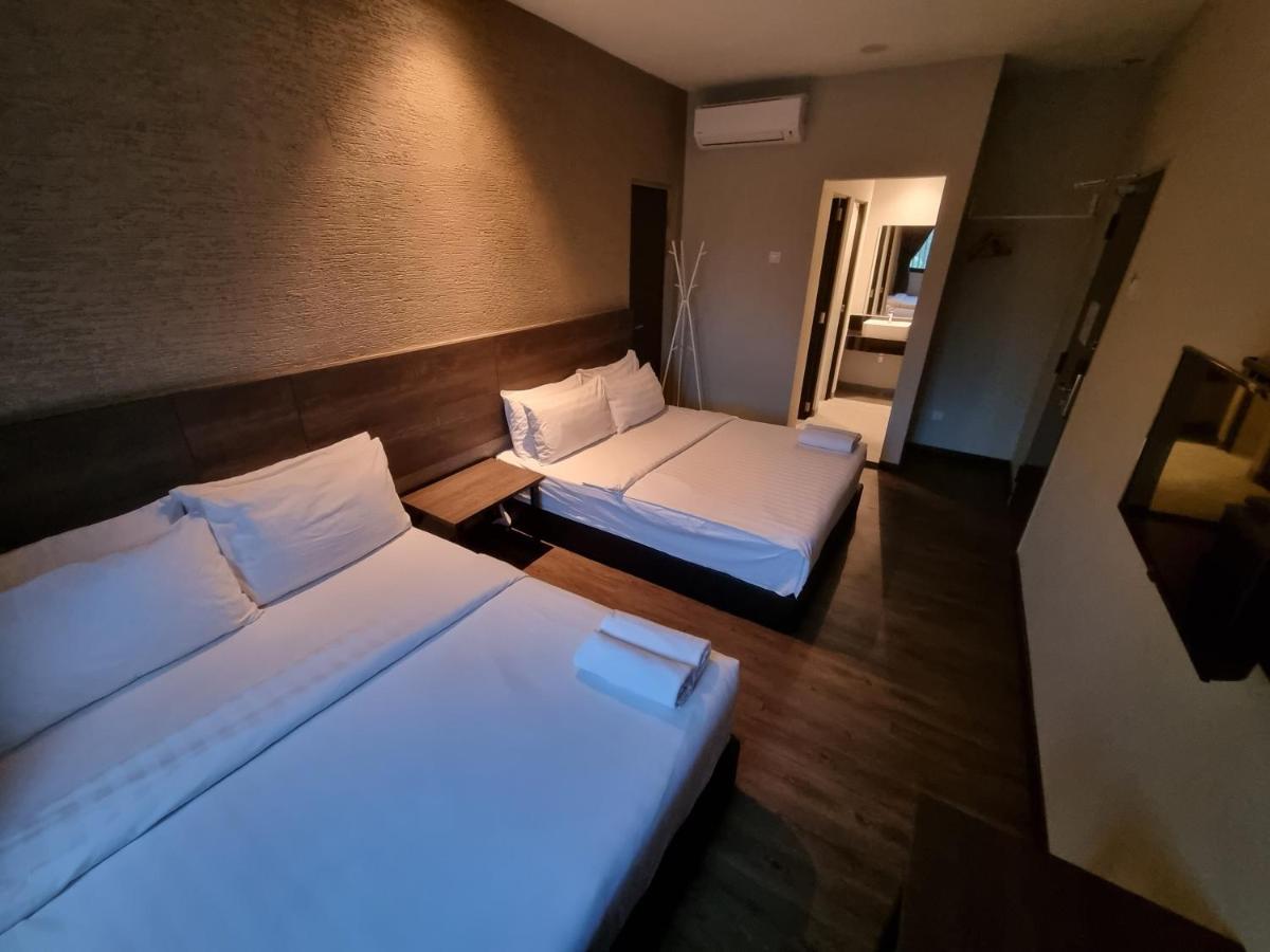 Miico Hotel @ Mount Austin ยะโฮร์บาห์รู ภายนอก รูปภาพ