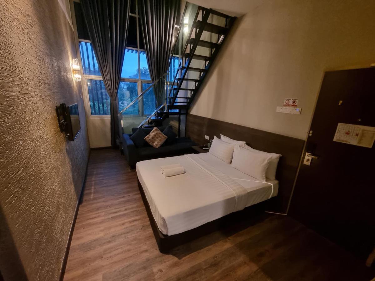 Miico Hotel @ Mount Austin ยะโฮร์บาห์รู ภายนอก รูปภาพ
