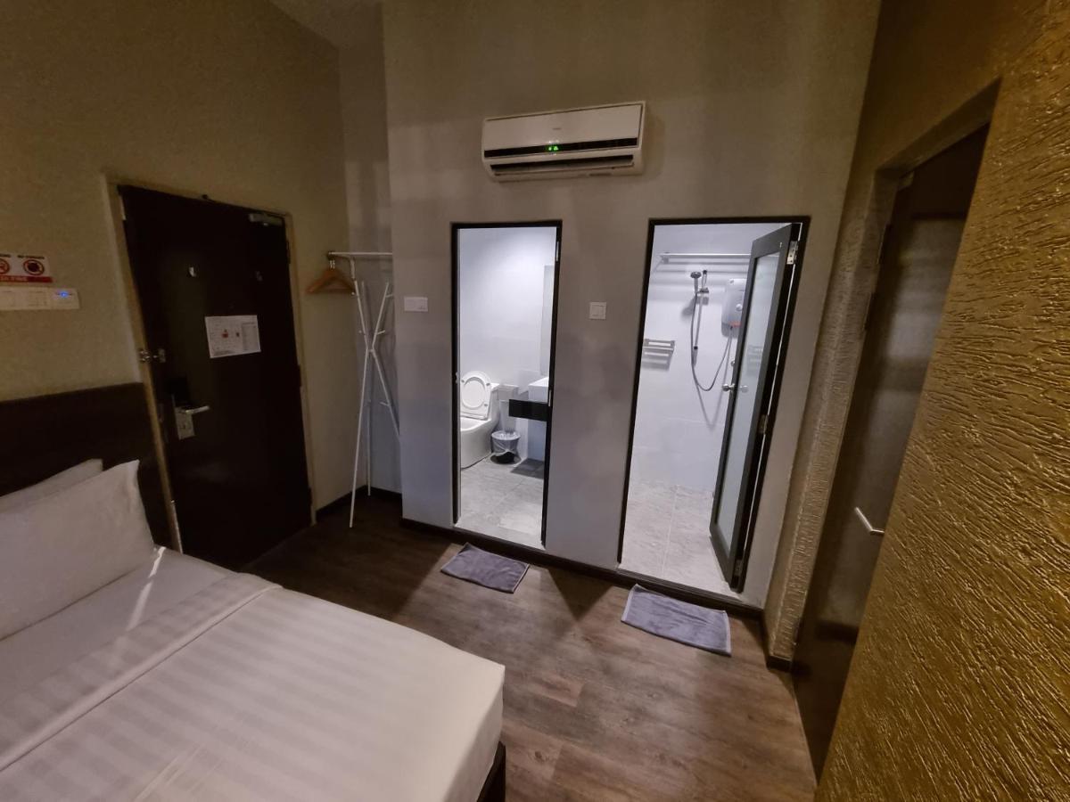 Miico Hotel @ Mount Austin ยะโฮร์บาห์รู ภายนอก รูปภาพ