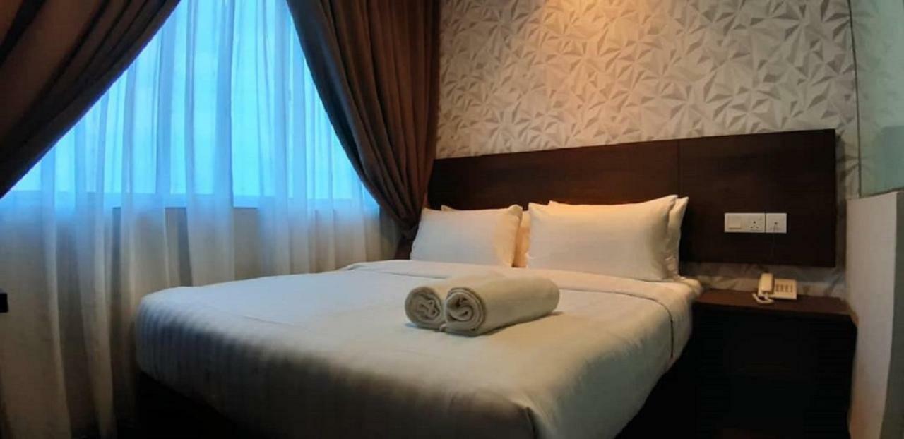 Miico Hotel @ Mount Austin ยะโฮร์บาห์รู ภายนอก รูปภาพ