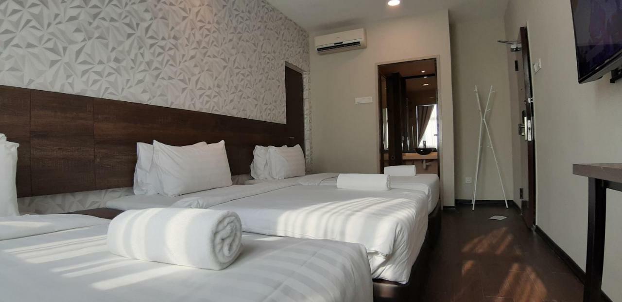 Miico Hotel @ Mount Austin ยะโฮร์บาห์รู ภายนอก รูปภาพ