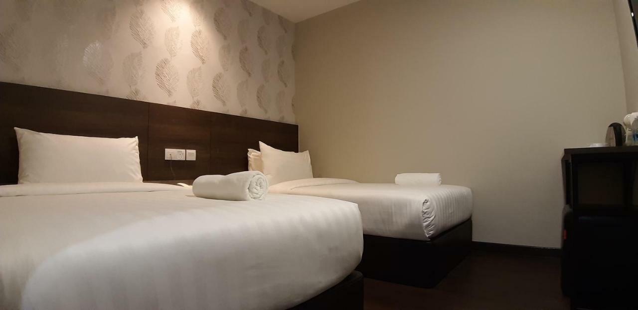 Miico Hotel @ Mount Austin ยะโฮร์บาห์รู ภายนอก รูปภาพ