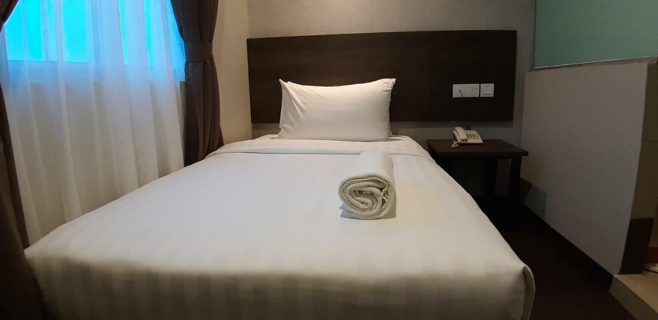 Miico Hotel @ Mount Austin ยะโฮร์บาห์รู ภายนอก รูปภาพ