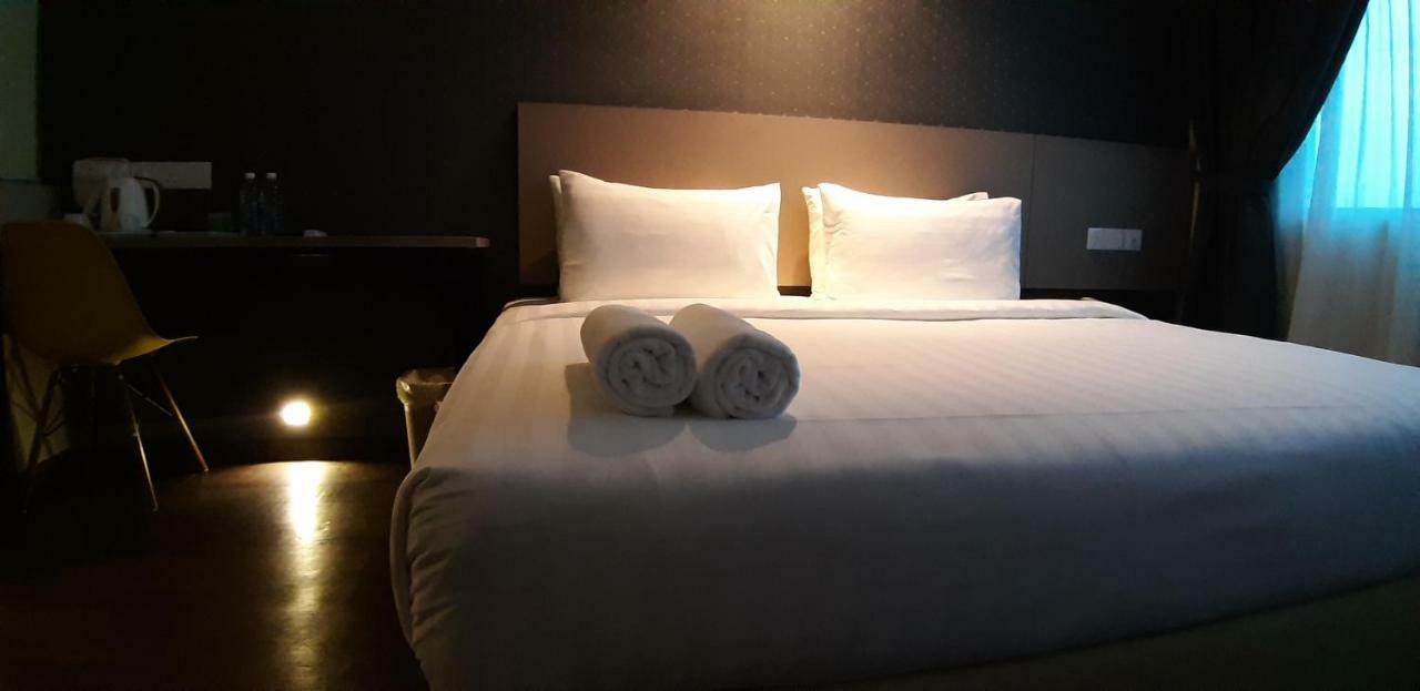 Miico Hotel @ Mount Austin ยะโฮร์บาห์รู ภายนอก รูปภาพ