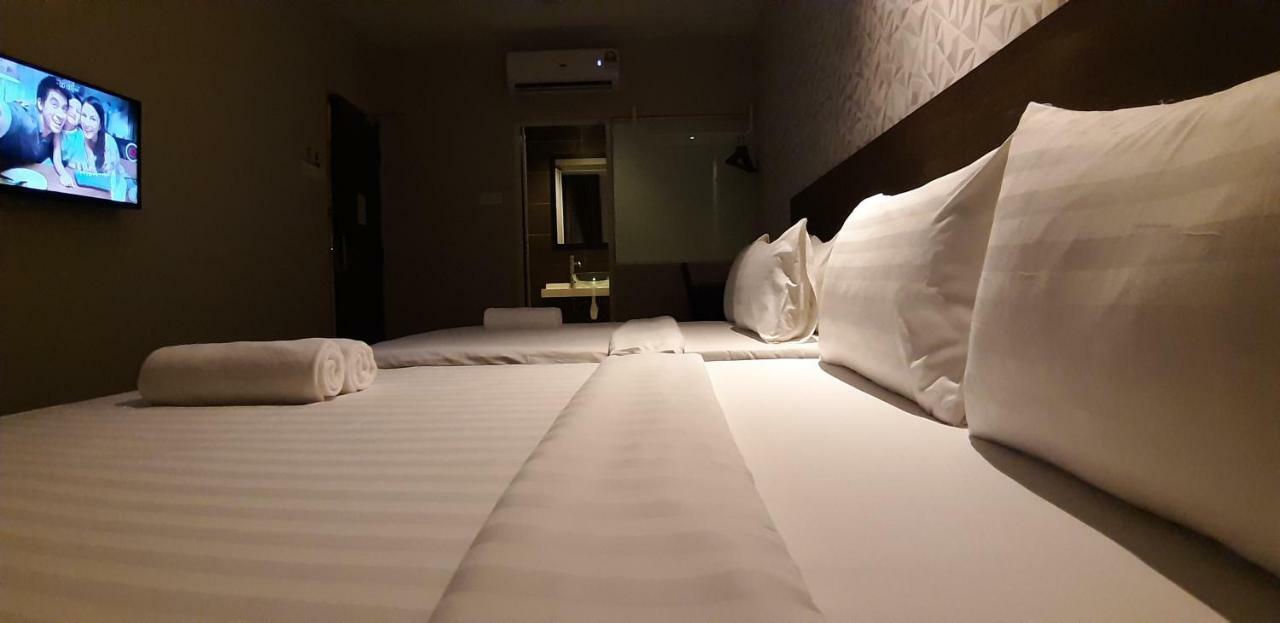Miico Hotel @ Mount Austin ยะโฮร์บาห์รู ภายนอก รูปภาพ