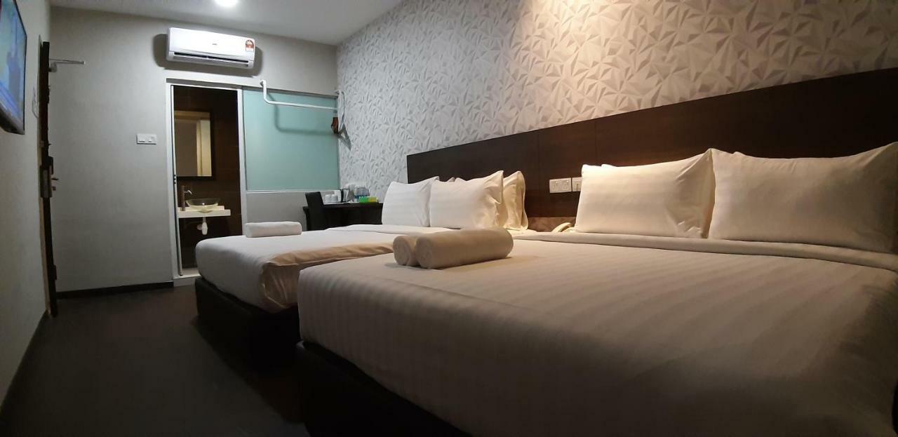 Miico Hotel @ Mount Austin ยะโฮร์บาห์รู ภายนอก รูปภาพ