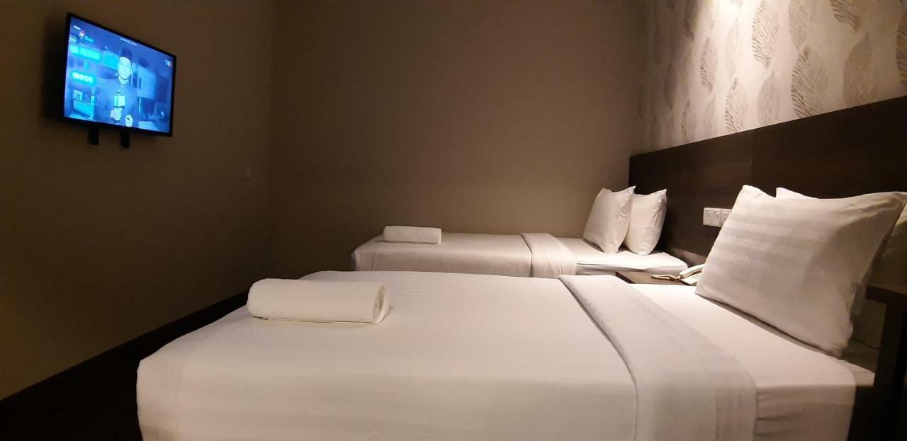 Miico Hotel @ Mount Austin ยะโฮร์บาห์รู ภายนอก รูปภาพ