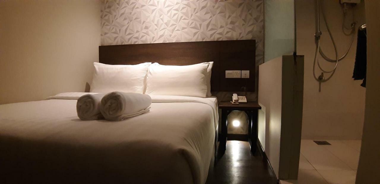 Miico Hotel @ Mount Austin ยะโฮร์บาห์รู ภายนอก รูปภาพ