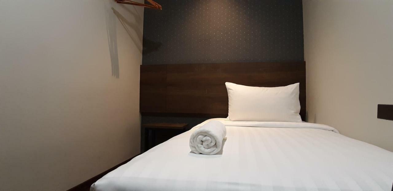 Miico Hotel @ Mount Austin ยะโฮร์บาห์รู ภายนอก รูปภาพ