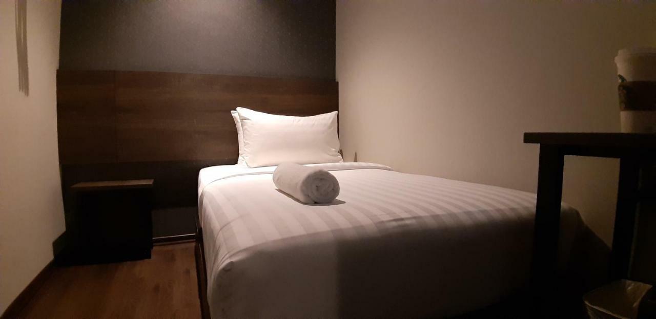 Miico Hotel @ Mount Austin ยะโฮร์บาห์รู ภายนอก รูปภาพ