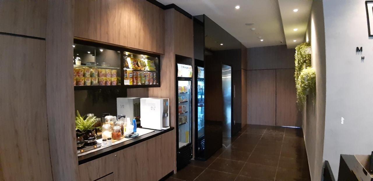 Miico Hotel @ Mount Austin ยะโฮร์บาห์รู ภายนอก รูปภาพ