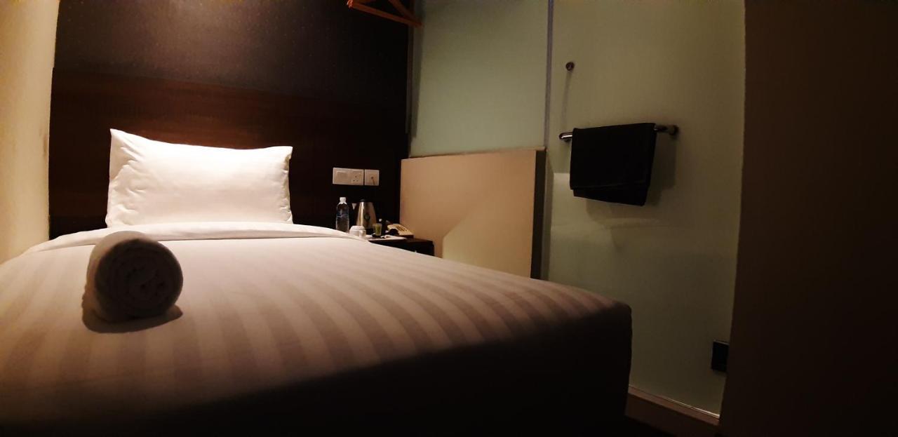 Miico Hotel @ Mount Austin ยะโฮร์บาห์รู ภายนอก รูปภาพ