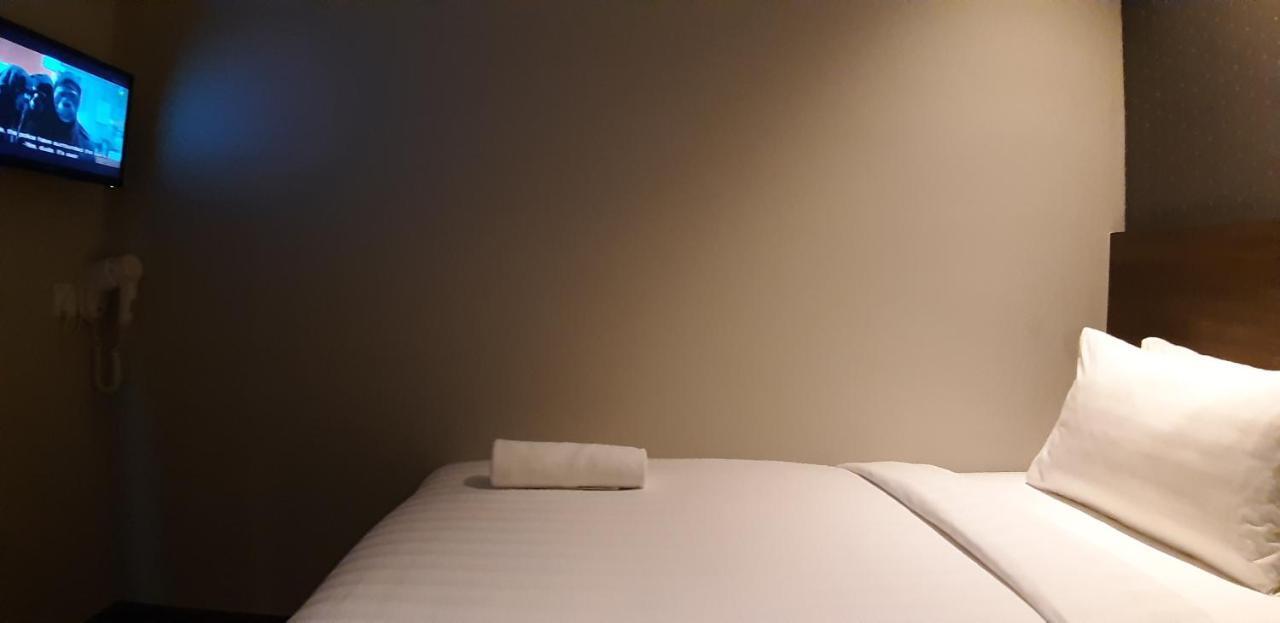 Miico Hotel @ Mount Austin ยะโฮร์บาห์รู ภายนอก รูปภาพ