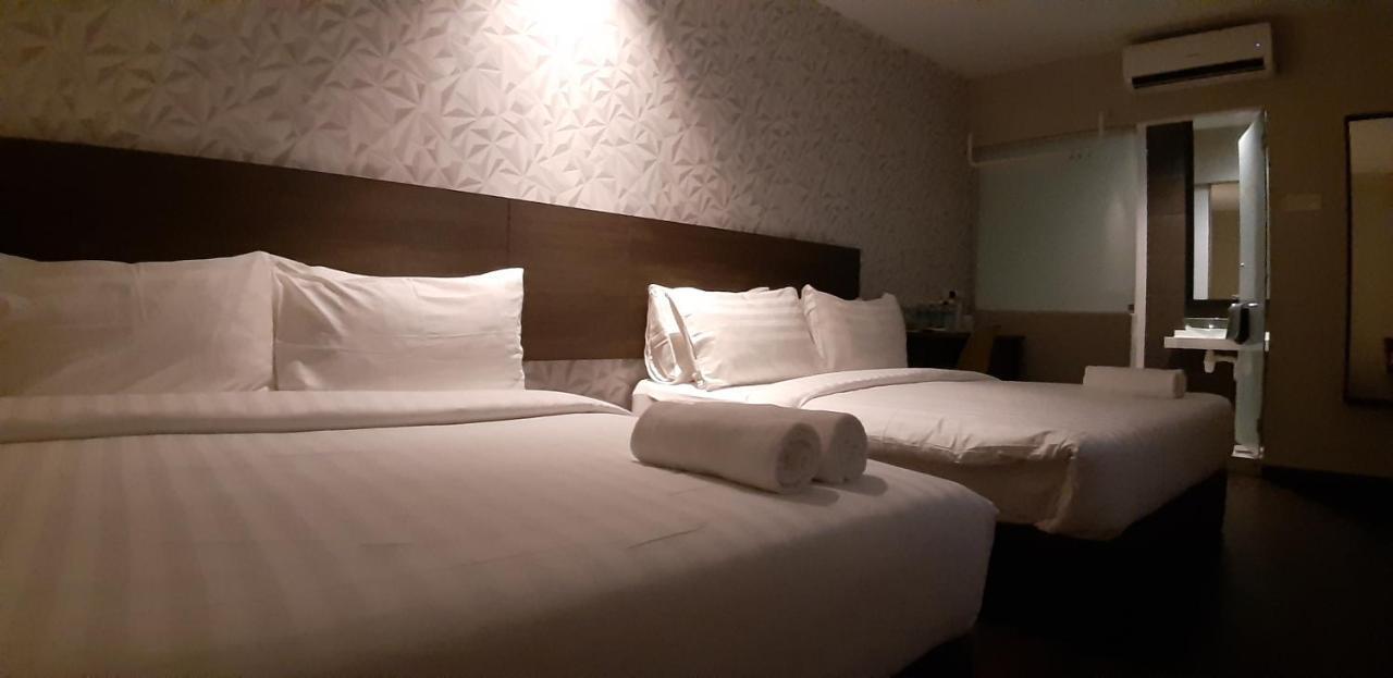 Miico Hotel @ Mount Austin ยะโฮร์บาห์รู ภายนอก รูปภาพ