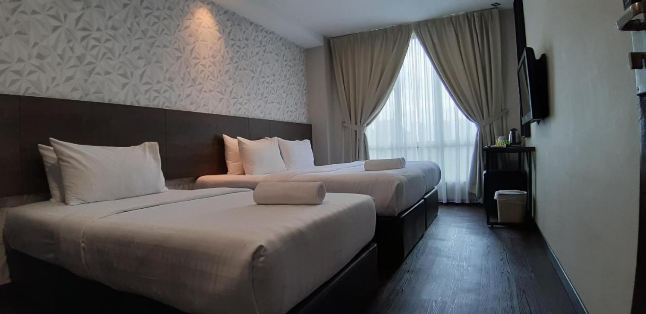Miico Hotel @ Mount Austin ยะโฮร์บาห์รู ภายนอก รูปภาพ