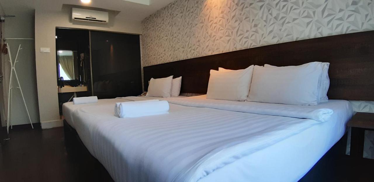 Miico Hotel @ Mount Austin ยะโฮร์บาห์รู ภายนอก รูปภาพ
