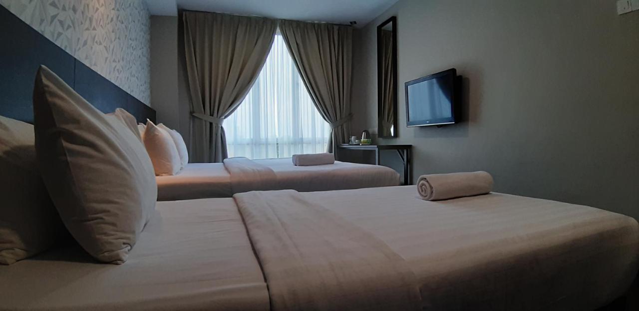 Miico Hotel @ Mount Austin ยะโฮร์บาห์รู ภายนอก รูปภาพ
